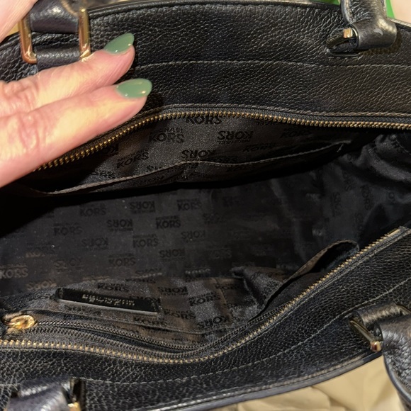 Authentic Michael Kors Karson black pebble leather satchel. - Picture 2 of 4